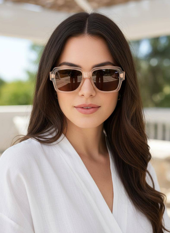 عینک زنانه برند گوچی کد 7950 مزون دیبا یزد خرید عینک آفتابی زنانه گوچی اصل