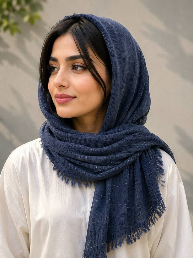 شال نخی زنانه درشتبافت شایندار با طراحی خاص